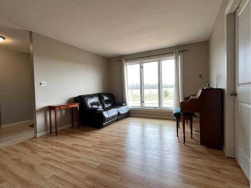 72338 Rge Rd 224, Rural Greenview No. 16, M.D. Of, AB - Indoor Photo Showing Living Room