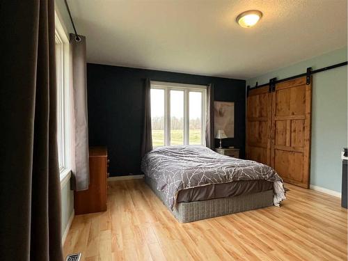 72338 Rge Rd 224, Rural Greenview No. 16, M.D. Of, AB - Indoor Photo Showing Bedroom