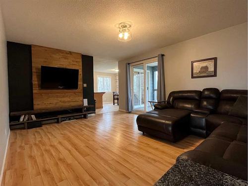 72338 Rge Rd 224, Rural Greenview No. 16, M.D. Of, AB - Indoor Photo Showing Living Room