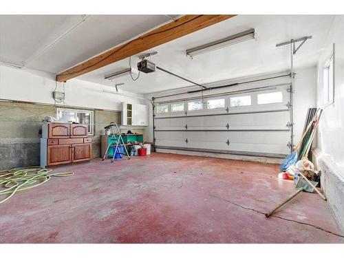 10834 95 Street, Grande Prairie, AB - Indoor Photo Showing Garage