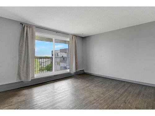 306-9260 108 Avenue, Grande Prairie, AB - Indoor Photo Showing Other Room