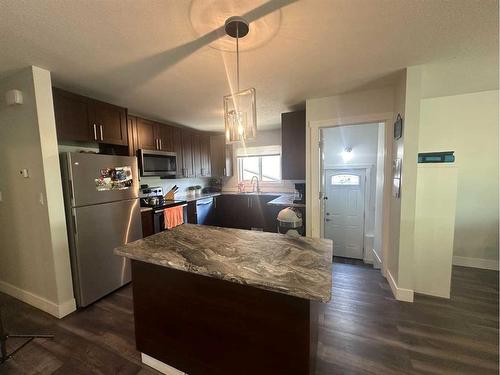 9517 79 Avenue, Peace River, AB - Indoor Photo Showing Kitchen