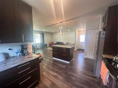 9517 79 Avenue, Peace River, AB - Indoor Photo Showing Kitchen