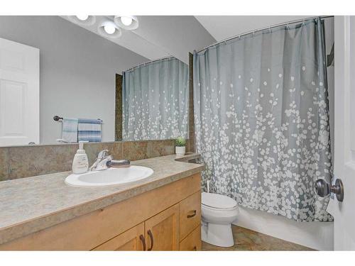 8902 130 A Avenue, Grande Prairie, AB - Indoor Photo Showing Bathroom