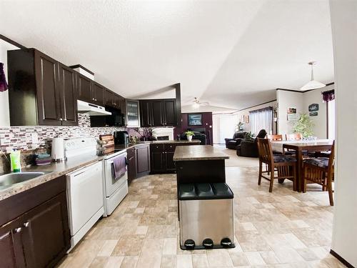 8366 794 Township, Rural Saddle Hills County, AB - Indoor Photo Showing Kitchen