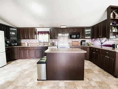 8366 794 Township, Rural Saddle Hills County, AB - Indoor Photo Showing Kitchen