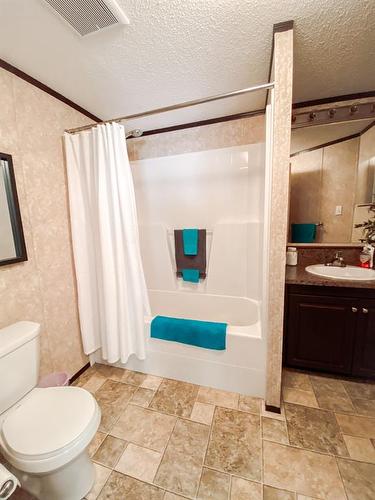 8366 794 Township, Rural Saddle Hills County, AB - Indoor Photo Showing Bathroom