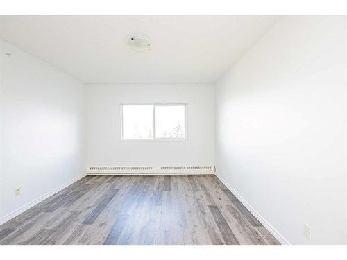 417-9700 92 Avenue, Grande Prairie, AB - Indoor Photo Showing Other Room