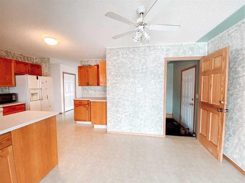 4535 46 Street, Rycroft, AB - Indoor Photo Showing Kitchen