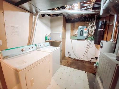 4535 46 Street, Rycroft, AB - Indoor Photo Showing Laundry Room