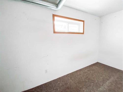 4535 46 Street, Rycroft, AB - Indoor Photo Showing Other Room