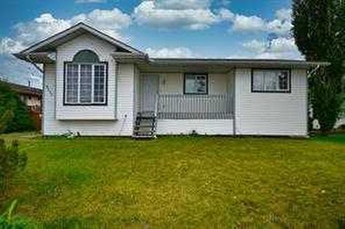 4535 46 Street, Rycroft, AB - Outdoor