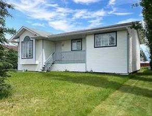 4535 46 Street, Rycroft, AB - Outdoor