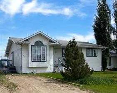 4535 46 Street, Rycroft, AB - Outdoor