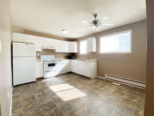 10602 103 Street, Grande Prairie, AB - Indoor Photo Showing Kitchen