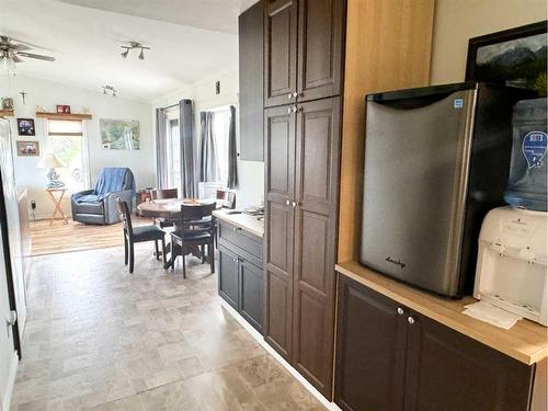 5008 49 Avenue, Guy, AB - Indoor Photo Showing Dining Room