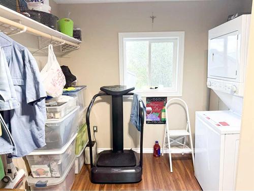 5008 49 Avenue, Guy, AB - Indoor Photo Showing Laundry Room