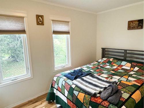 5008 49 Avenue, Guy, AB - Indoor Photo Showing Bedroom