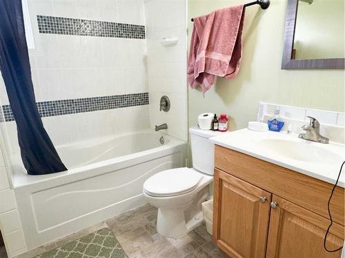 5008 49 Avenue, Guy, AB - Indoor Photo Showing Bathroom