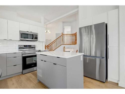 7822 Michealis Boulevard, Grande Prairie, AB - Indoor Photo Showing Kitchen