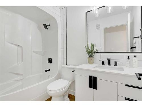 7822 Michealis Boulevard, Grande Prairie, AB - Indoor Photo Showing Bathroom