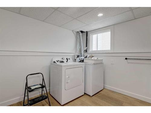 7822 Michaelis Boulevard, Grande Prairie, AB - Indoor Photo Showing Laundry Room