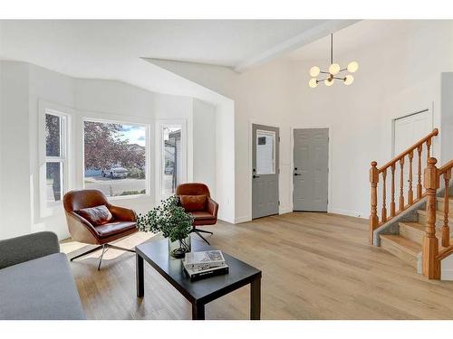 7822 Michaelis Boulevard, Grande Prairie, AB - Indoor Photo Showing Living Room