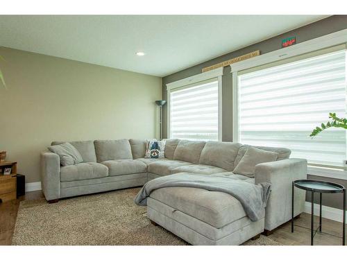 7102 86 Street, Grande Prairie, AB - Indoor Photo Showing Living Room