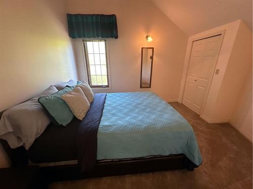 11905 91 Street, Peace River, AB - Indoor Photo Showing Bedroom