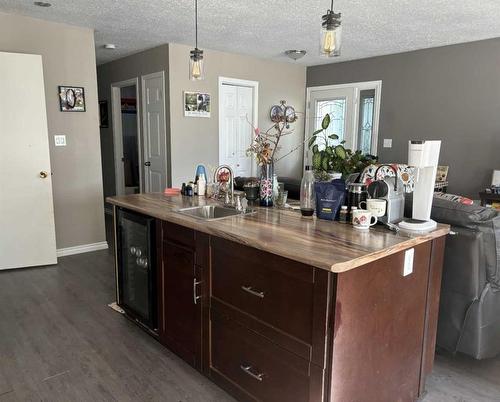 7105 99 Street, Peace River, AB - Indoor Photo Showing Kitchen