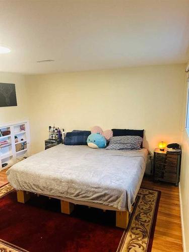 10315 91 Street, Grande Prairie, AB - Indoor Photo Showing Bedroom