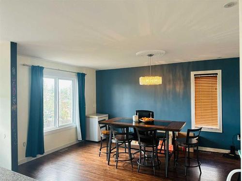 10315 91 Street, Grande Prairie, AB - Indoor Photo Showing Dining Room