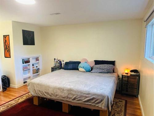 10315 91 Street, Grande Prairie, AB - Indoor Photo Showing Bedroom