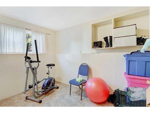 7622 97A Street, Grande Prairie, AB - Indoor Photo Showing Gym Room