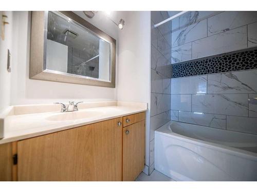 6921 98 Street, Grande Prairie, AB - Indoor Photo Showing Bathroom