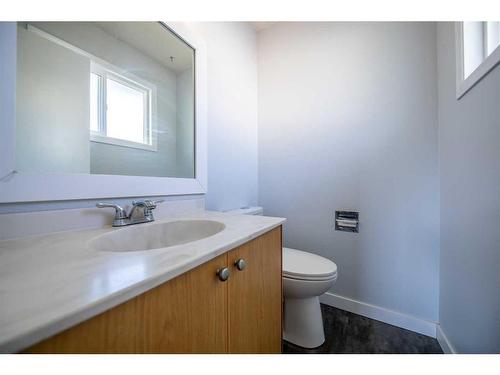 6921 98 Street, Grande Prairie, AB - Indoor Photo Showing Bathroom