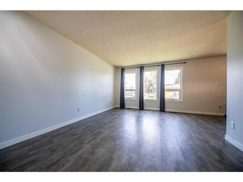 6921 98 Street, Grande Prairie, AB - Indoor Photo Showing Other Room