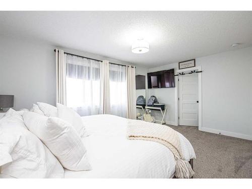 10213 125 Avenue, Grande Prairie, AB - Indoor Photo Showing Bedroom