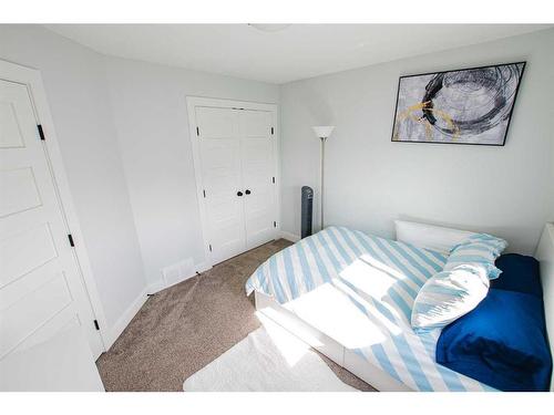 10213 125 Avenue, Grande Prairie, AB - Indoor Photo Showing Bedroom