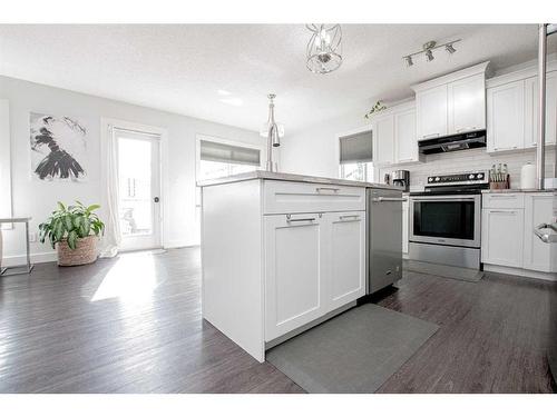 10213 125 Avenue, Grande Prairie, AB - Indoor Photo Showing Kitchen