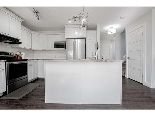 10213 125 Avenue, Grande Prairie, AB - Indoor Photo Showing Kitchen With Stainless Steel Kitchen With Upgraded Kitchen