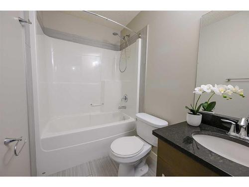 11338 59 Avenue, Grande Prairie, AB - Indoor Photo Showing Bathroom