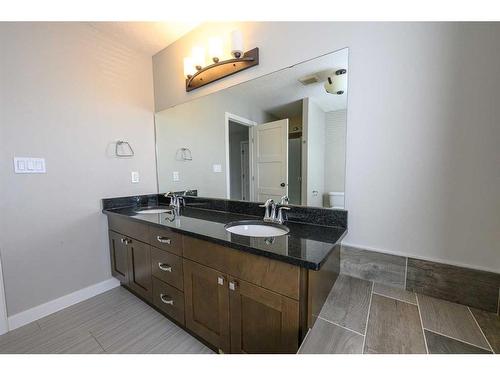 11338 59 Avenue, Grande Prairie, AB - Indoor Photo Showing Bathroom