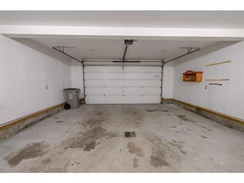 11338 59 Avenue, Grande Prairie, AB - Indoor Photo Showing Garage