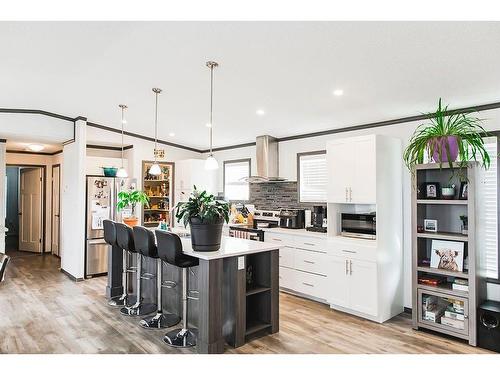 723047 A, B, C Range Road 54, Clairmont, AB - Indoor Photo Showing Kitchen With Upgraded Kitchen