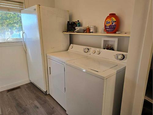 4607 55 Street, Rycroft, AB - Indoor Photo Showing Laundry Room