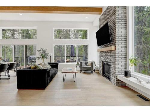 57-704010 Range Road 64, Rural Grande Prairie No. 1, County Of, AB - Indoor Photo Showing Living Room With Fireplace