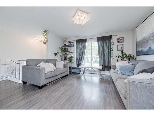 11329 101A Street, Grande Prairie, AB - Indoor Photo Showing Living Room