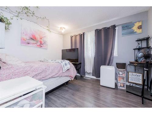 11329 101A Street, Grande Prairie, AB - Indoor Photo Showing Bedroom