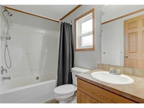 8818 89 Avenue, Grande Prairie, AB - Indoor Photo Showing Bathroom